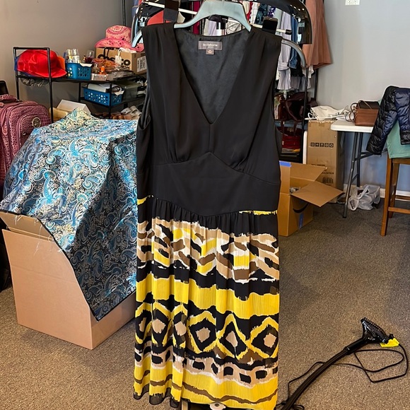 Liz Claiborne Dresses & Skirts - Liz Claiborne Sheath Dress Black with Yellow Accents Sleeveless Midi Size 14